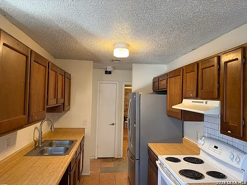 9130 Kings Hbr Photo 1