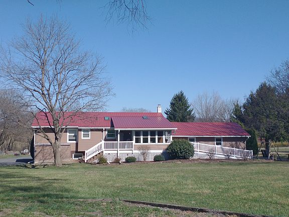 2nd image of 360 N Fillmore Rd