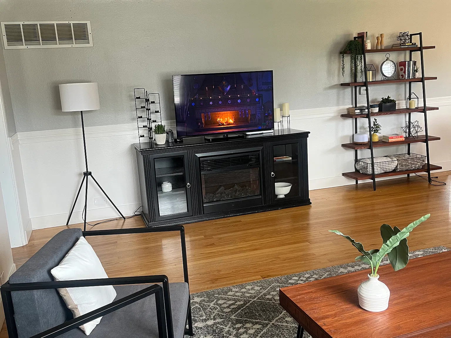 3640 Jasmine St — Photo 2