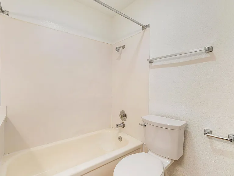 Crestwood Place — Photo 15