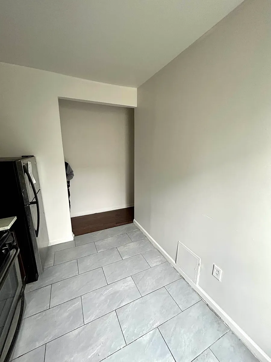 Building Photo - 11-27 Nameoke St #3F