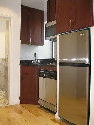 Rented by Tower Brokerage | media 32
