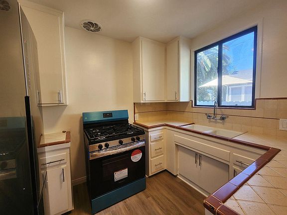 4th image of 1215 N Orange Grove Ave APT 2