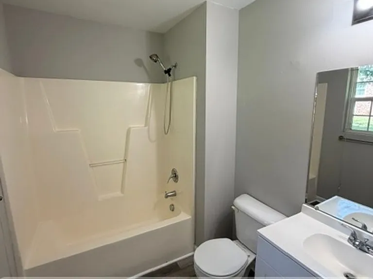 6124 Lonestar Rd — Photo 10