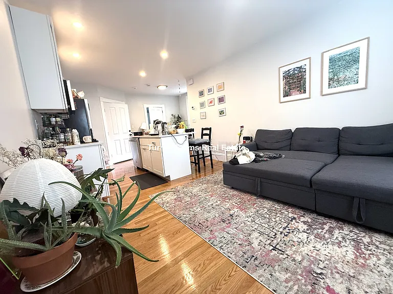 2 Ivaloo St #B6 — Photo 2