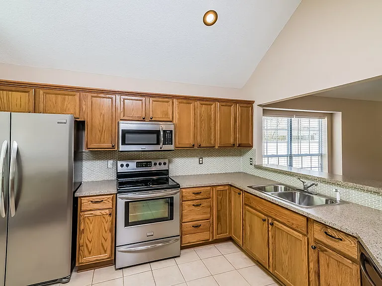 2204 Joann Dr — Photo 5