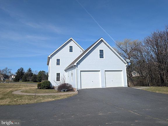 4th image of 1520 Herrs Ridge Rd