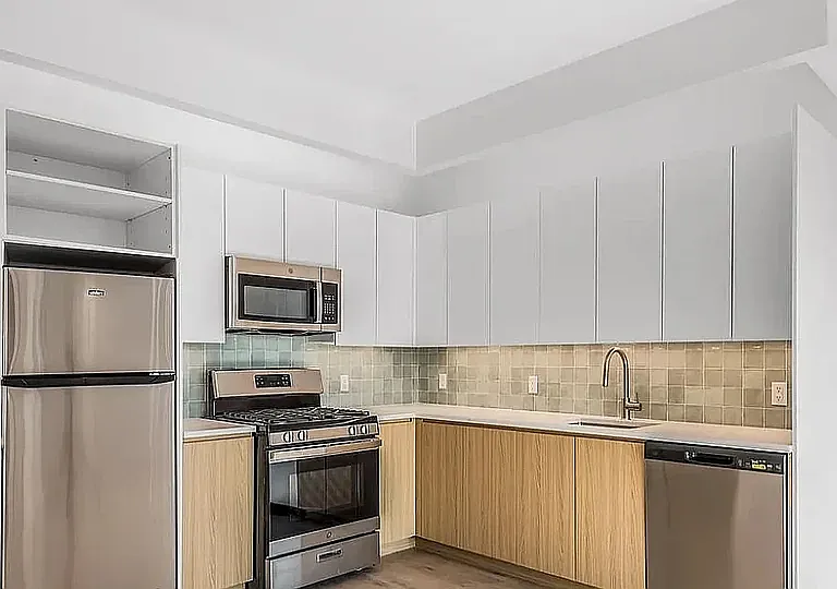 58 Vanderbilt Ave #9Z — Photo 1