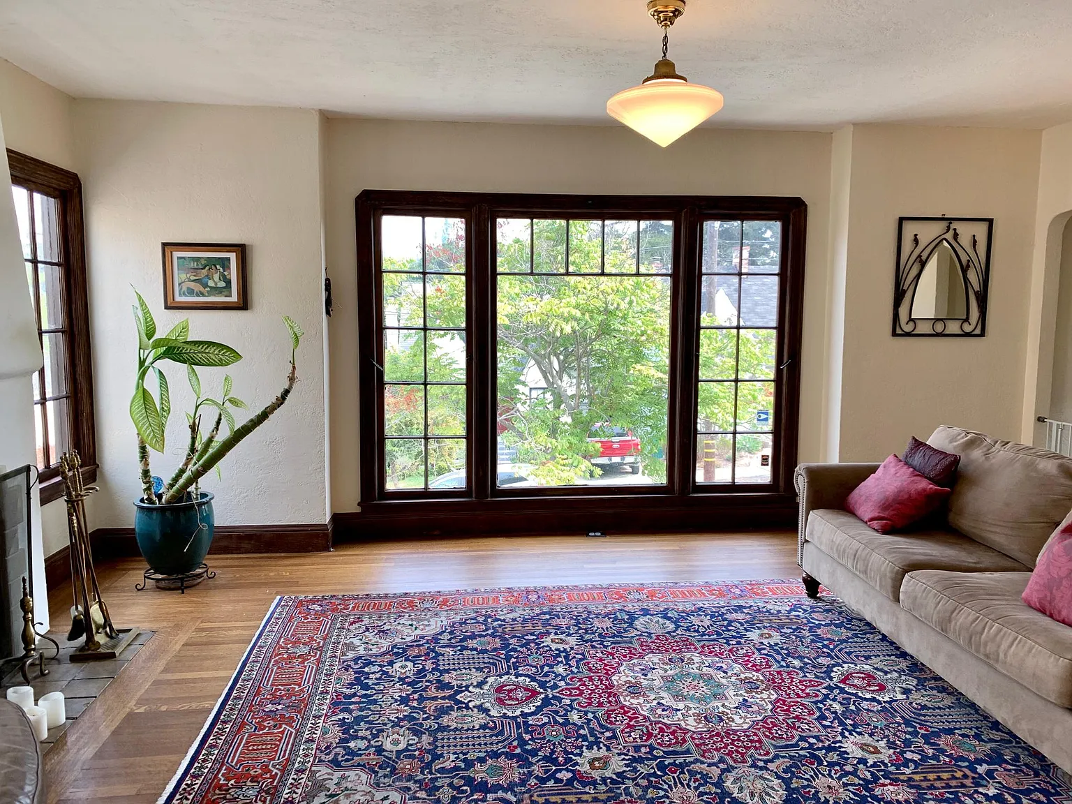 3 bed, 1302 sqft, $4,200 — Photo 4