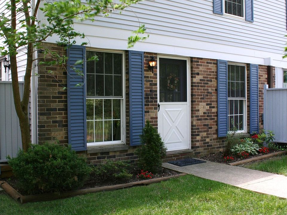 20402 Williamsburg Court