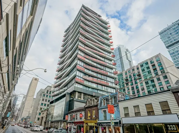 215 Queen St W, Toronto, ON