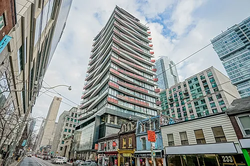215 Queen St W Photo 1