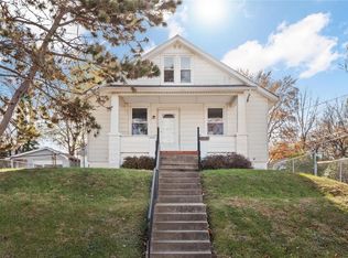 208 S 14th St, Belleville, IL 62220