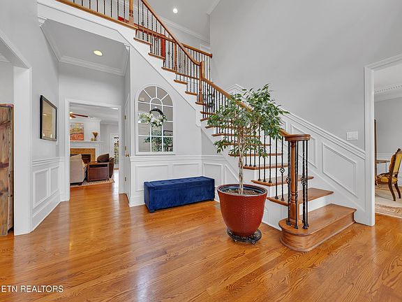 4th image of 142 Center Park Ln