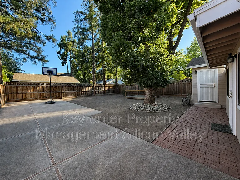 656 Curtner Ave — Photo 22