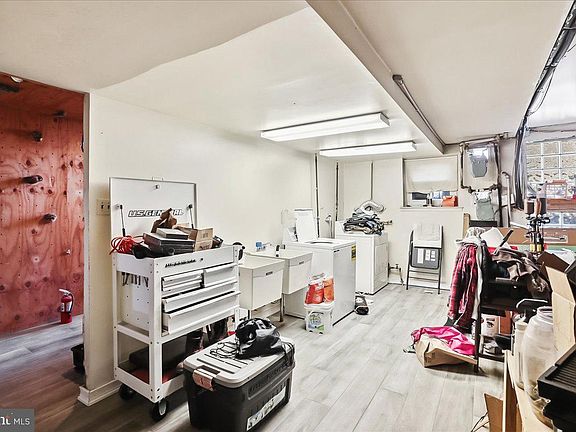 3rd image of 12062 Abby Rd