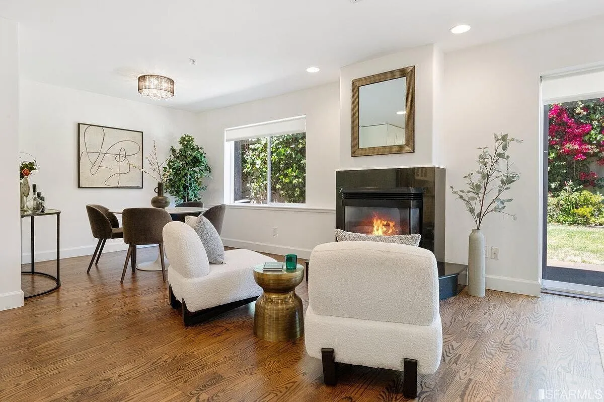 2 bed, 2.0 bath, 1273 sqft, $6,850 — Photo 4