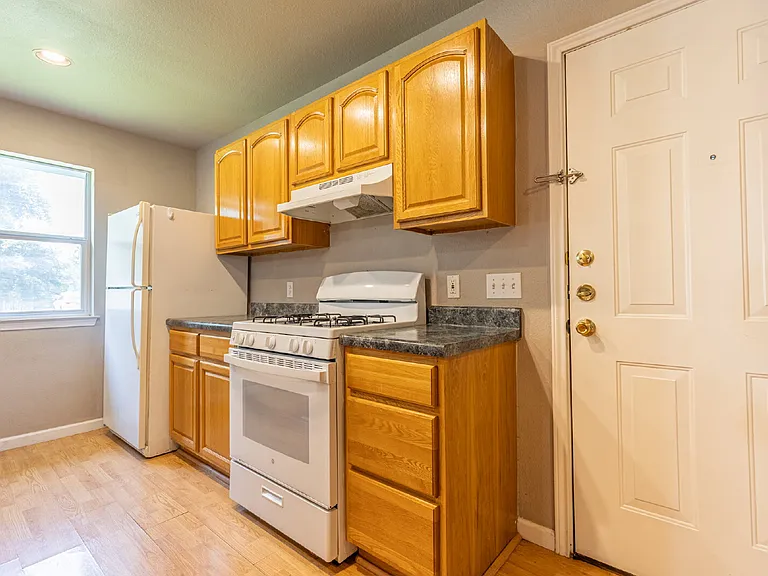 3727 Aragon Dr — Photo 11
