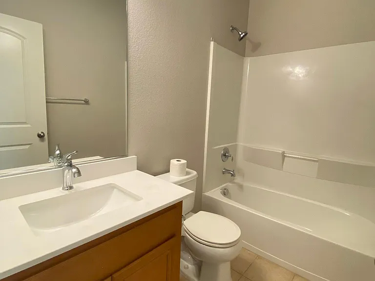 230 Cogburn Cir — Photo 5