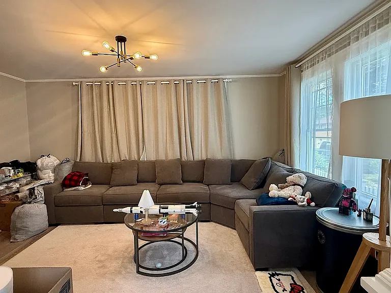 31 Bartlett St — Photo 3