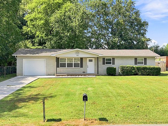 2nd image of 1353 Trentham Cir
