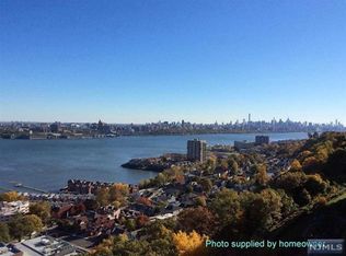 4 Horizon Rd APT 1424, Fort Lee, NJ 07024