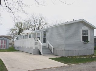 87 7th Ct, Bartlett, IL 60103