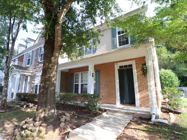 600 Walnut Woods Dr