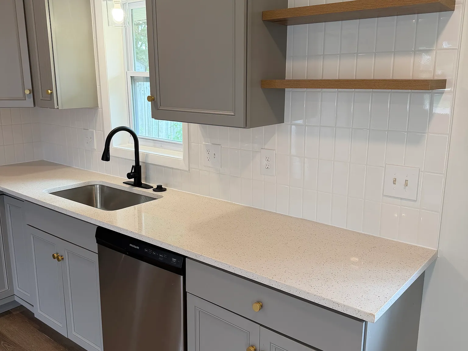 2 bed, 920 sqft, $1,550 — Photo 1