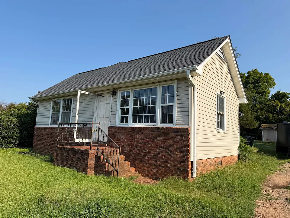 312 W Main St