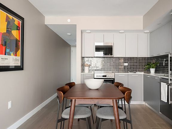 4th image of 15 Bridge Park Dr #14B1