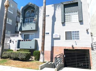 5617 Carlton Way APT 207, Los Angeles, CA 90028