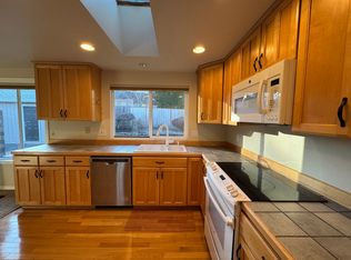 9775 SW Robbins Dr, Beaverton, OR 97008