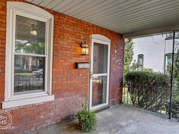 4th image of 332 Percy St #S