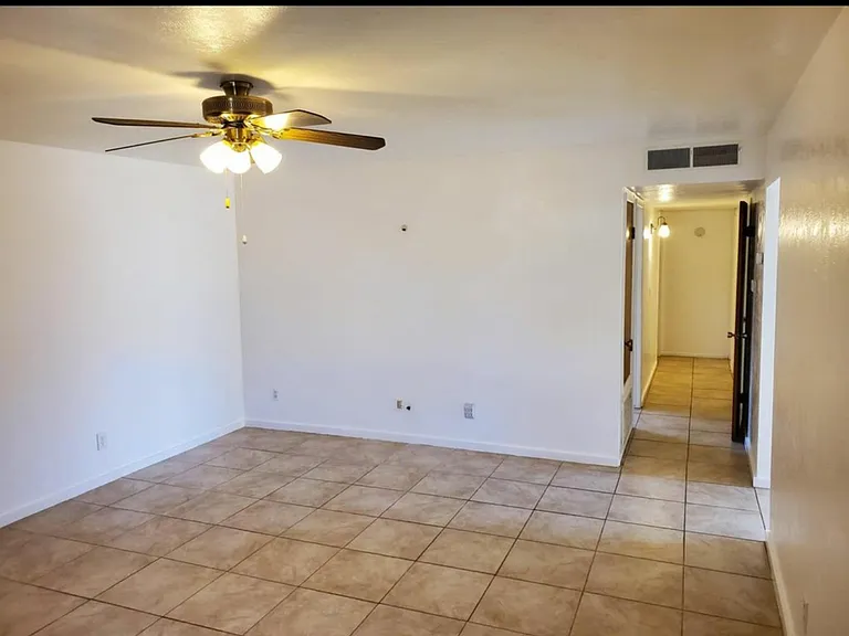 1019 S Demaree St — Photo 11