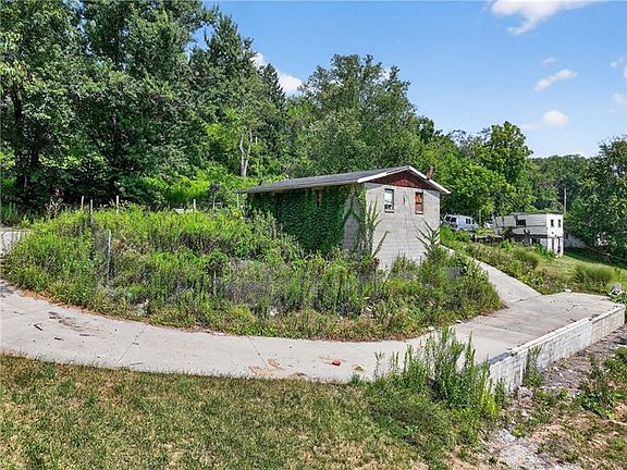 4th image of 3143 Santiago Rd