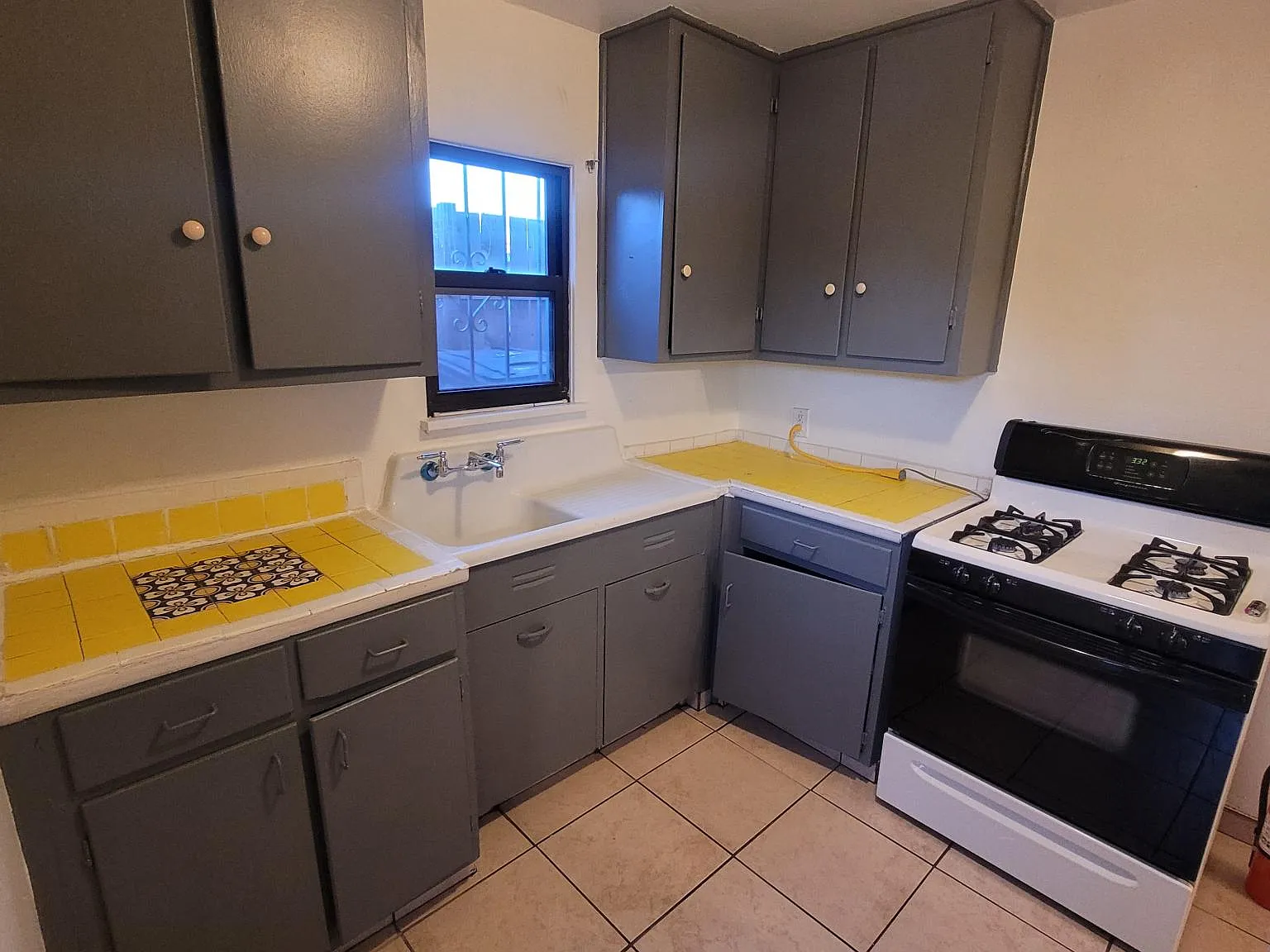 Cornell Dr SE, Albuquerque — Photo 2
