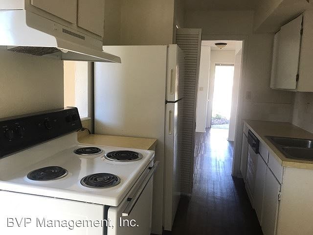 2nd image of 1400 Holleman Dr APT A