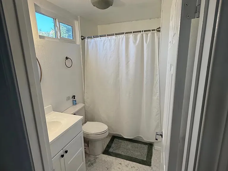 9251 Notre Dame Ave — Photo 10