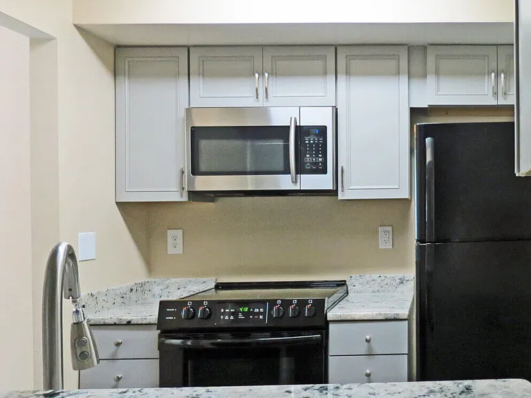Fourth Creek Landing Apts — Photo 6