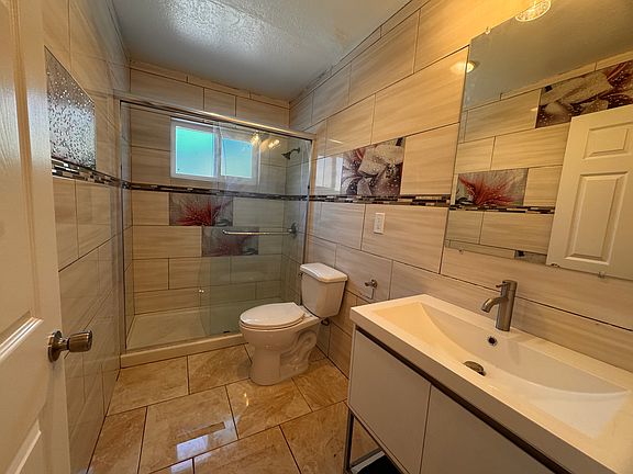 5th image of 60 N Capitol Ave #1