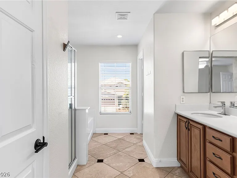 11223 Tribiani Ave — Photo 37