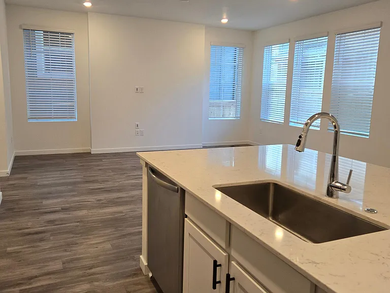 669 McGeal Pl — Photo 8