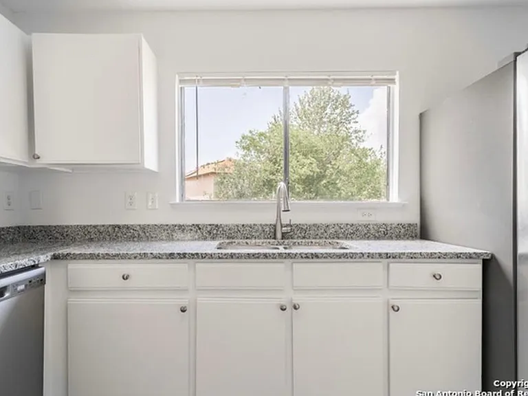 9718 Astin Pl — Photo 7