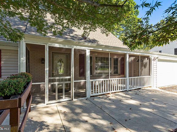 2nd image of 13132 Melville Ln