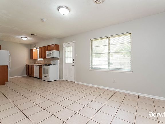 3rd image of 736 Treadwell Dr