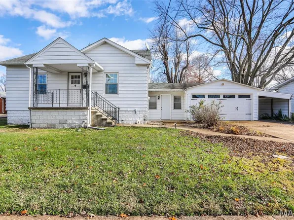 419 Park Dr, Bethalto, IL 62010