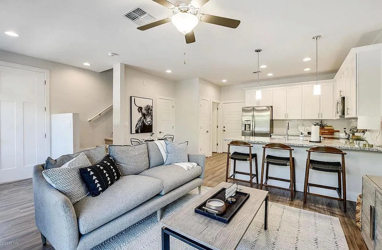 3 bed, 2.5 bath, 1503 sqft, $1,950 — Photo 4