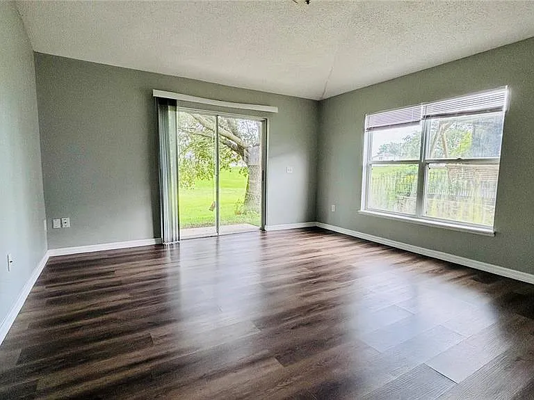 15937 Wilkinson Dr — Photo 3