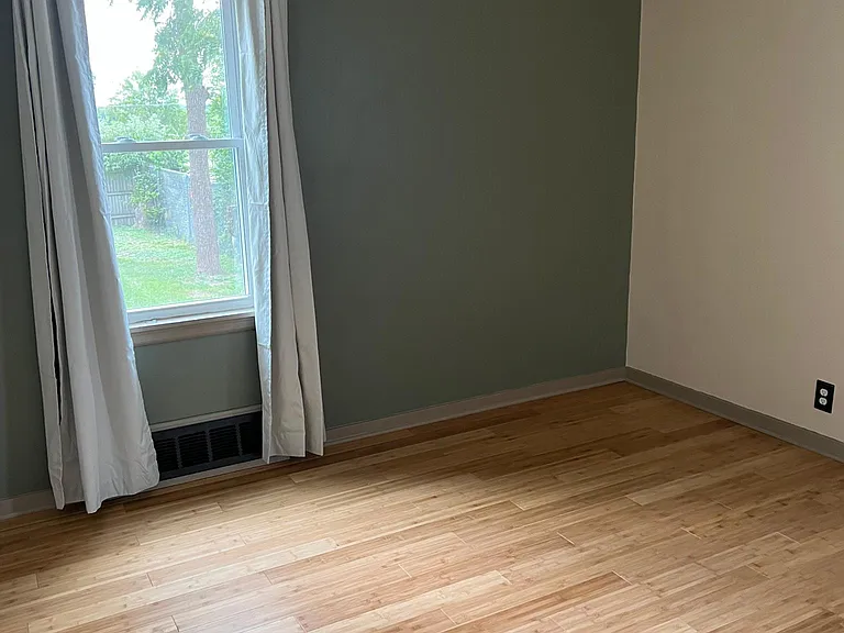 6685 N 42nd St — Photo 3